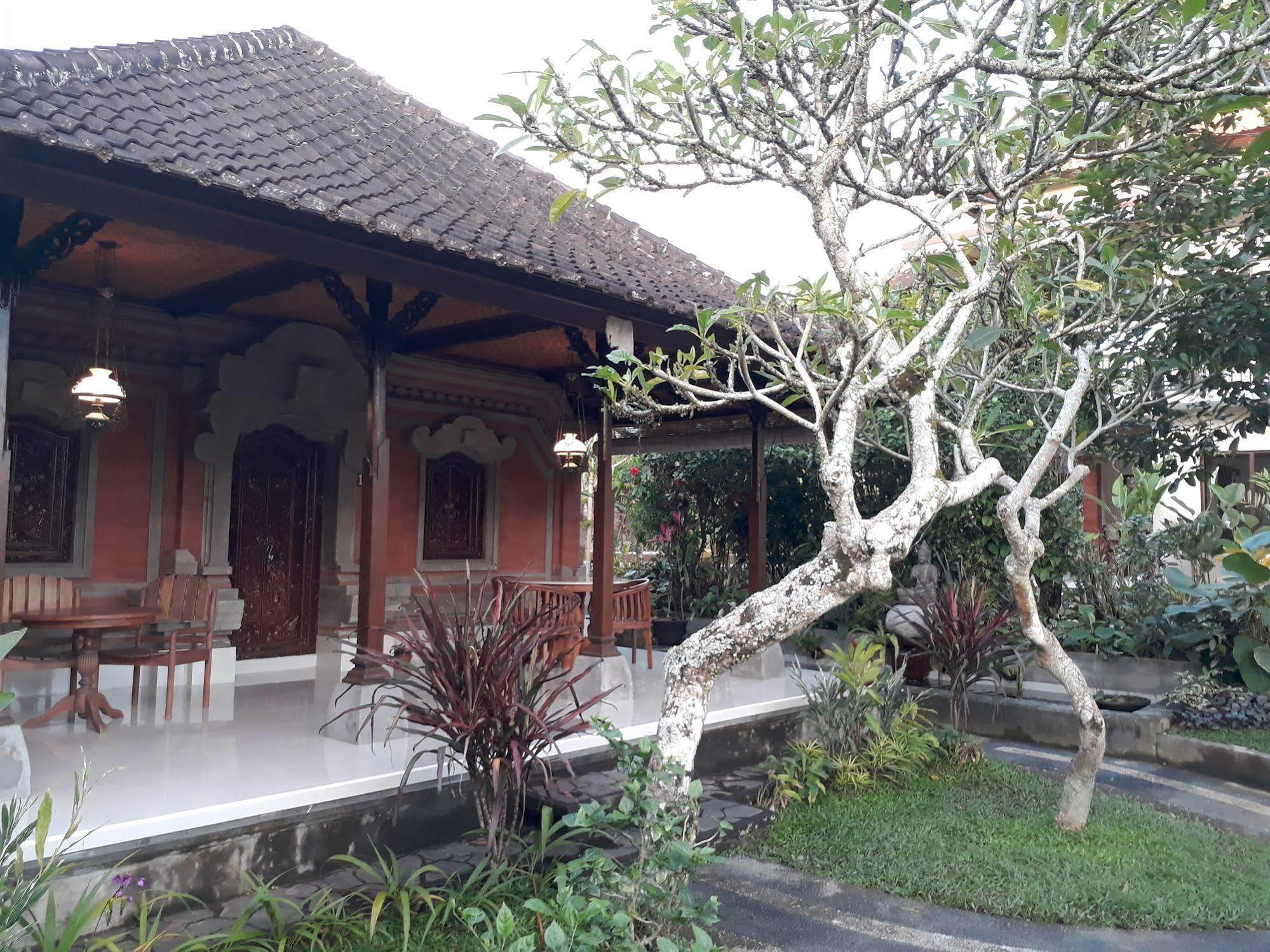 Nyoman Sandi Guest House Ubud  Luaran gambar